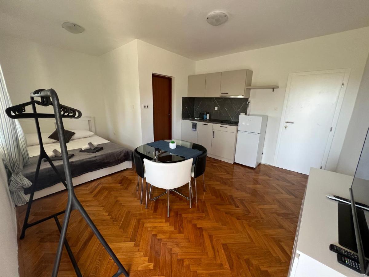 Apartments Antolkovic Углян Екстериор снимка