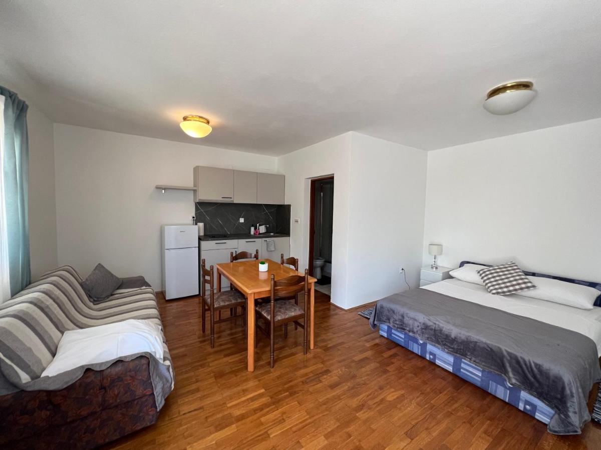 Apartments Antolkovic Углян Екстериор снимка