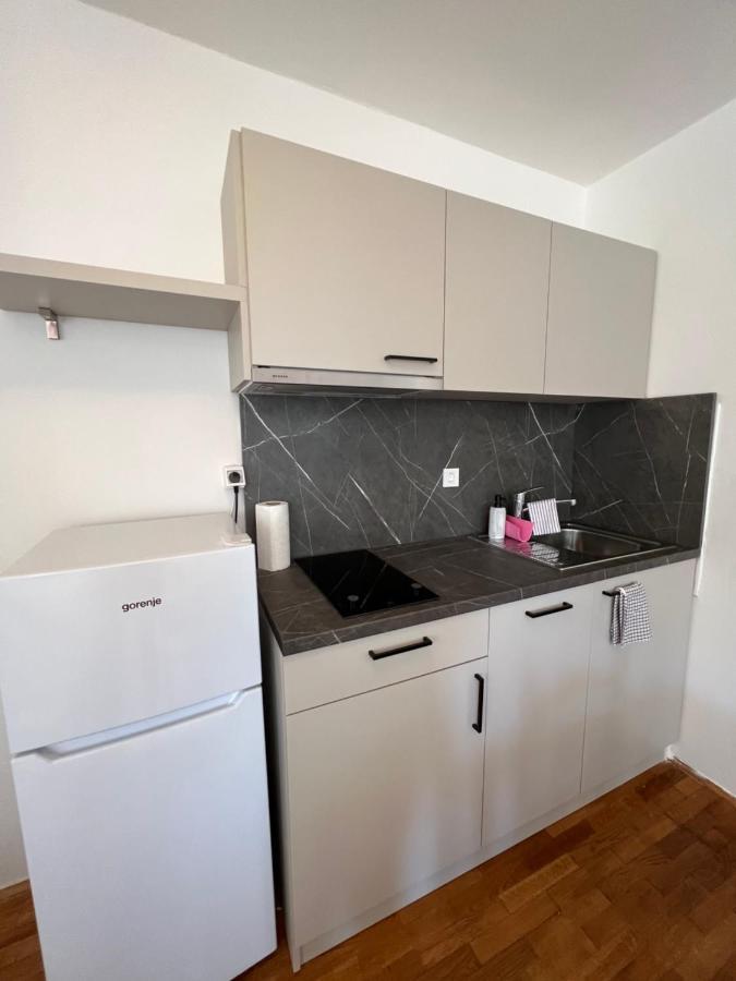 Apartments Antolkovic Углян Екстериор снимка