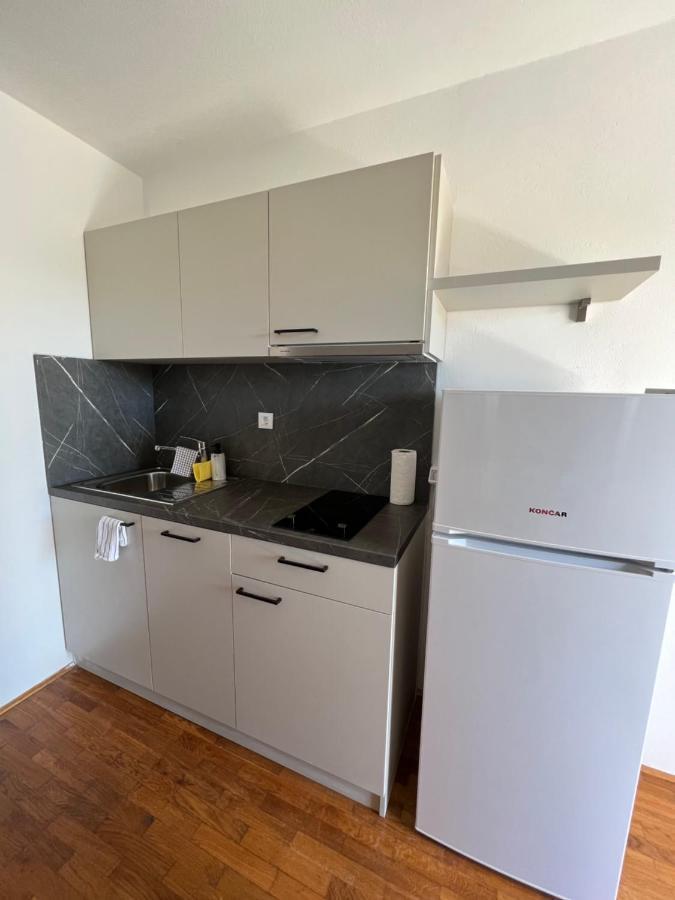 Apartments Antolkovic Углян Екстериор снимка